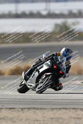 media/Nov-16-2025-Race Pace (Sun) [[8c5fa54630]]/Non Verified Riders (1st 20 Minutes)/1-Turn 14 (10am)/